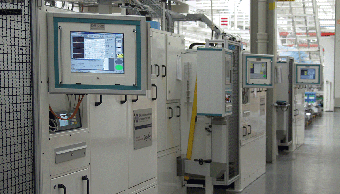 Automatically operated test benches for the test of manual transmissions